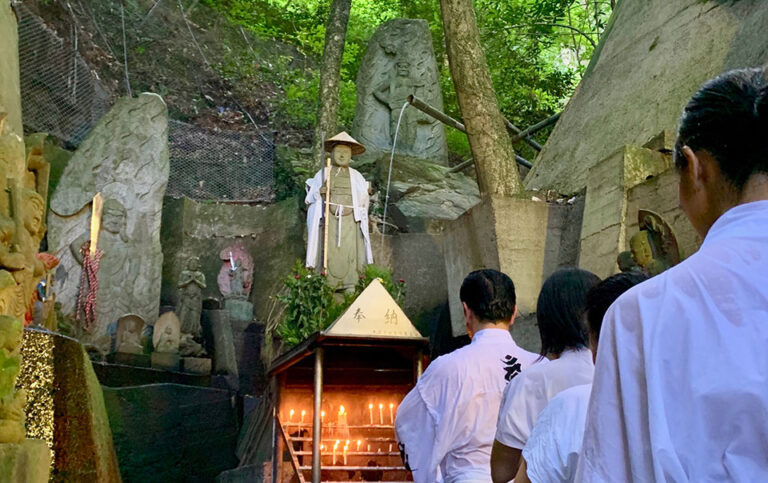 滝行本福寺